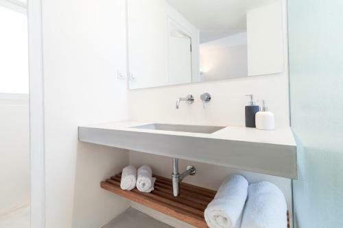 Wabi Luxury Suites & Maisonettes Ios