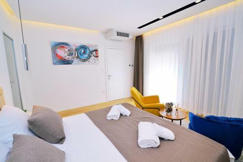 Apartments In Villa Ziza, Rooftop Swimming Pool