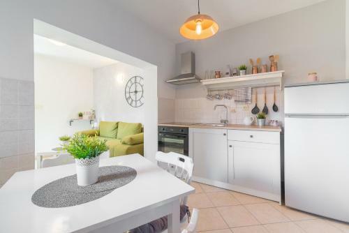Apartamentos Mediterranean House By The Beach
