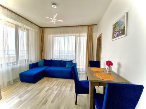 Blue Summerland Apartments