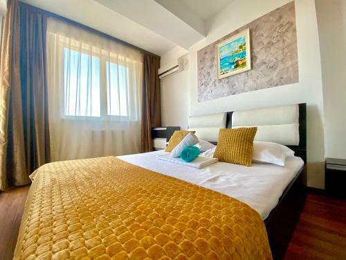 Blue Summerland Apartments
