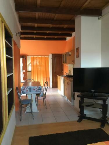 Apartamento Ubytovanie V Hos?ovskom Dome Flower