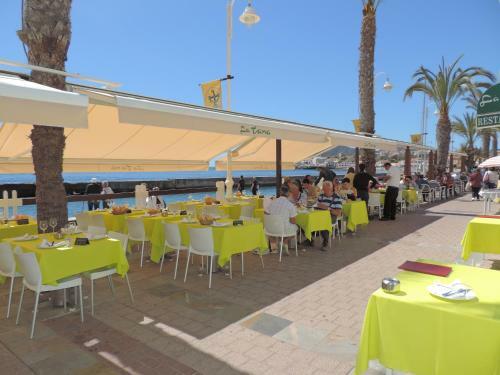 Cala Reona Apartamentos
