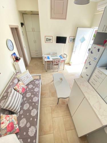 Maria & Zachos House