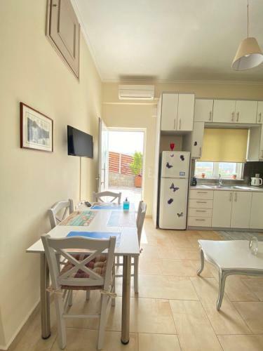 Maria & Zachos House