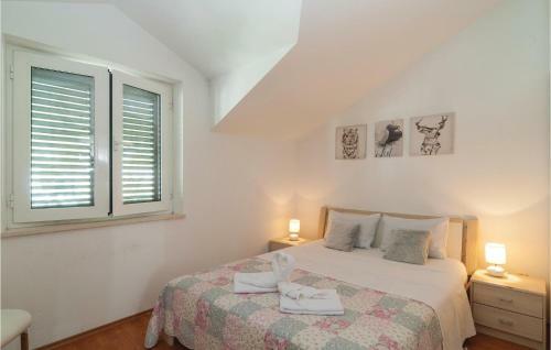 Two-bedroom Apartment Selca With Sea View 04