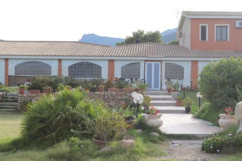 Agroturismo Sa Domu E Su Soli