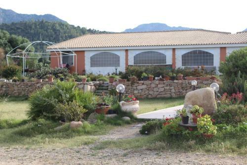 Agroturismo Sa Domu E Su Soli