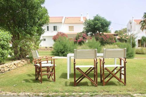 Sunny Pool House & Open Garden