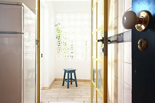 Sunny Pool House & Open Garden