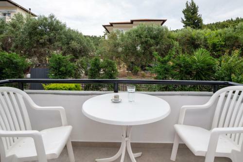 Fantasia Studios And Apartments