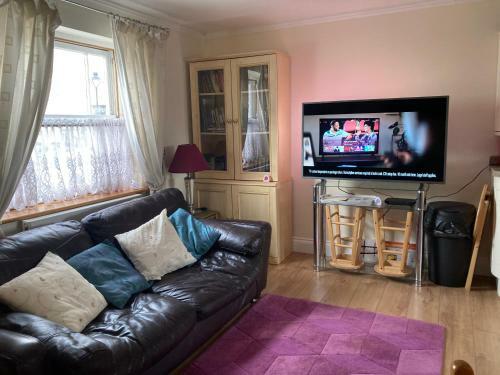 Broxbourne Two-bedroom Apartment Close To Amenities