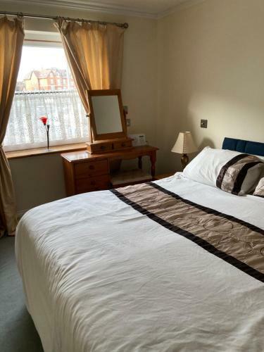 Broxbourne Two-bedroom Apartment Close To Amenities