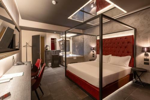 Motel Hotel Charlie