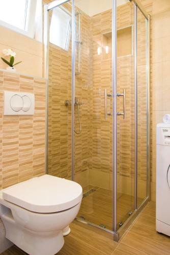 Hostal Eni Apartments Bol