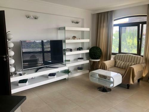 Oasis Club Apartments