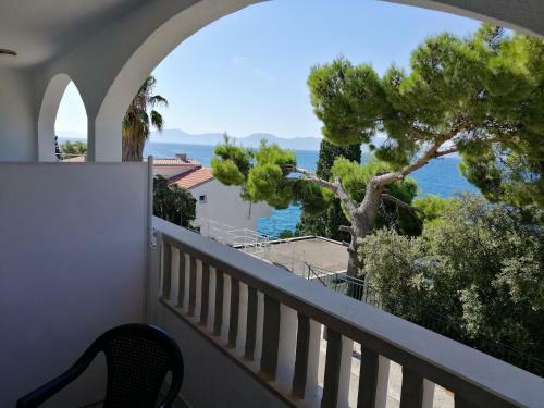 Apartments With Sea View Drvenik Makarska Riviera