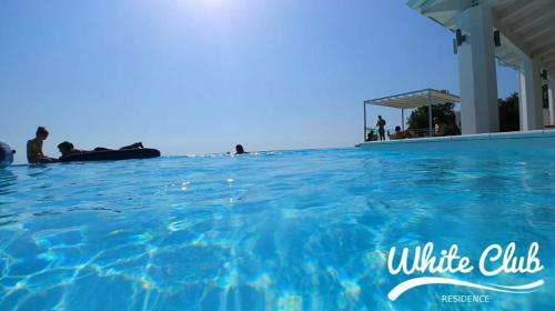 Hotel White Club Residence