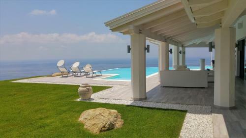 Hotel White Club Residence
