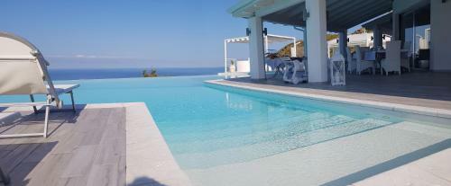 Hotel White Club Residence