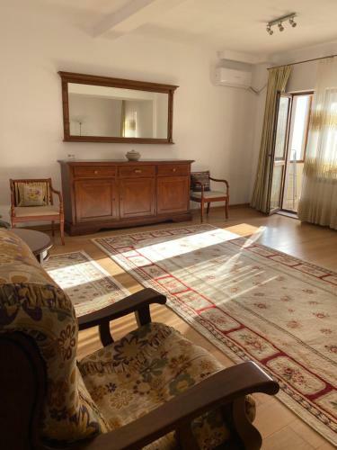 Peninsula Apartment, Constanta