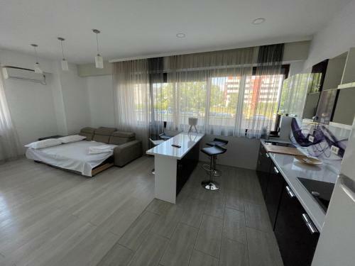 Mamaia Lake Apartments