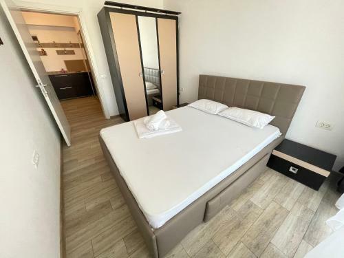 Mamaia Lake Apartments