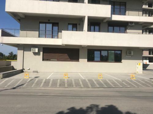 Mamaia Lake Apartments