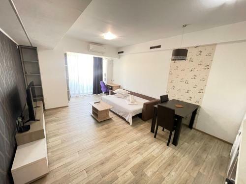 Mamaia Lake Apartments