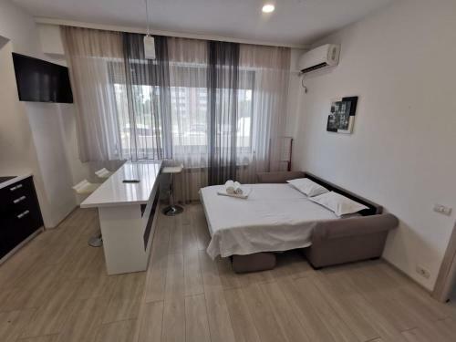 Mamaia Lake Apartments