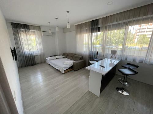 Mamaia Lake Apartments