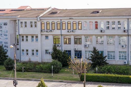 Mamaia Lake Apartments