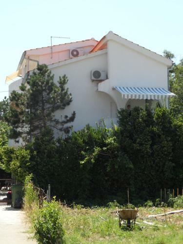 Apartments Lopar Story