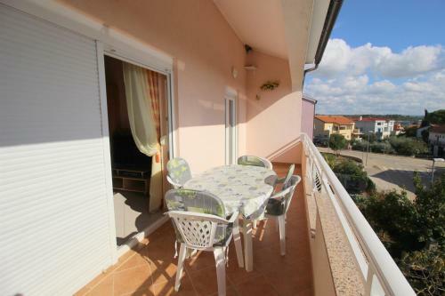 Apartamento Nela, 700 M From The Beach