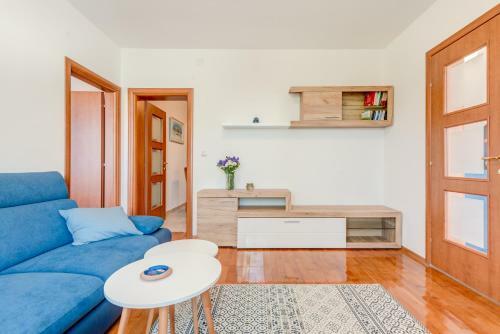 Apartmani Mirta Omi?