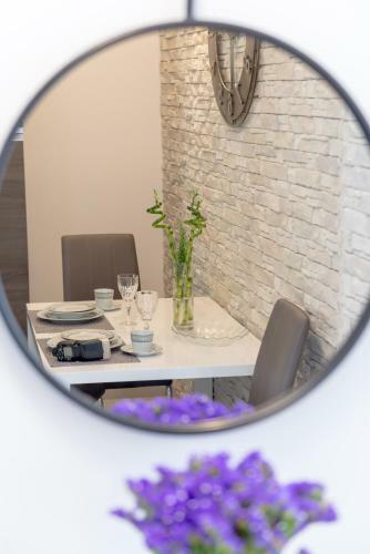 Apartmani Mirta Omi?