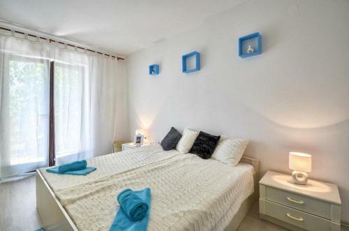 The Big Smile Apartments