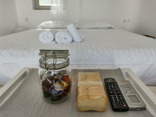 Hostal Villa Elia Waterfront Suites & Pool