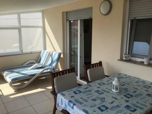Apartments P&l - 25m From Beach