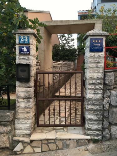 Blue Moon Apartments