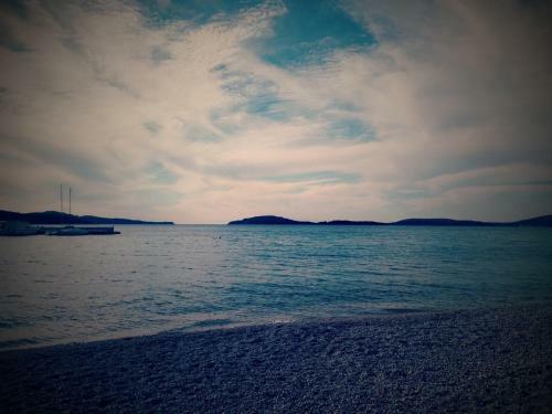 'pebble' - Beach Apartment, ?abori?