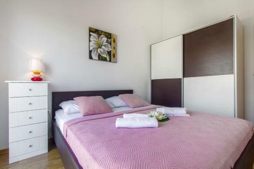 Apartments Miki & Roza