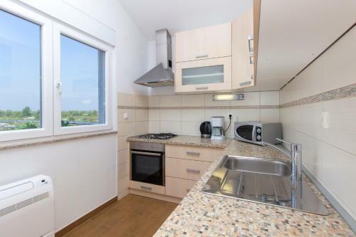 Apartments Miki & Roza