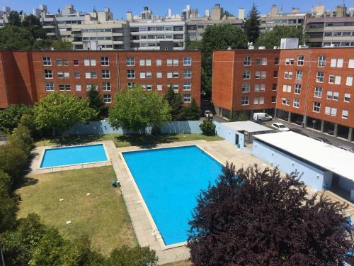 Pool&metro Beach Apartment