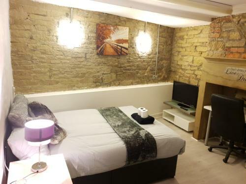 Hostal Topaz Town House No 36