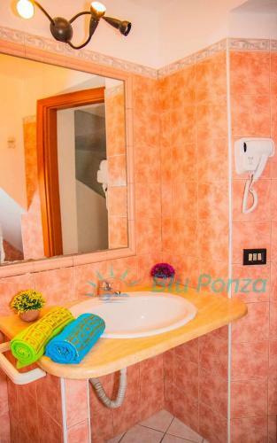 Apartamento Bluponza Case Vacanza Appartamento Orchidea