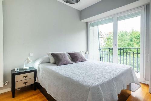 Apartamento San Sebastian Playa (parking+wifi Incluidos)