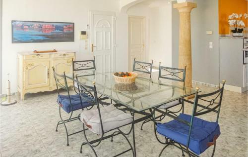Three-bedroom Holiday Home In Marseillan
