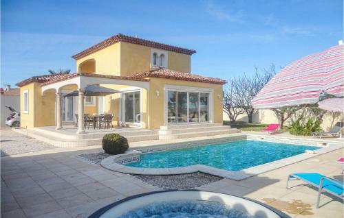 Three-bedroom Holiday Home In Marseillan