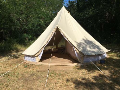 Eco Tent 6 Pers In De Krachtige Natuur Van De Gard